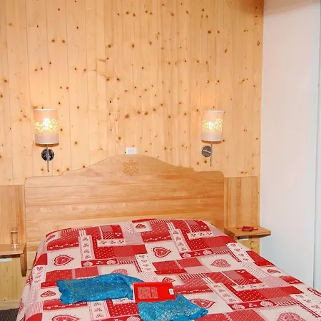 Chalet 8 *